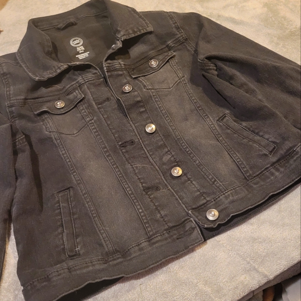 Black Button-up Jacket - Picture 4 of 4